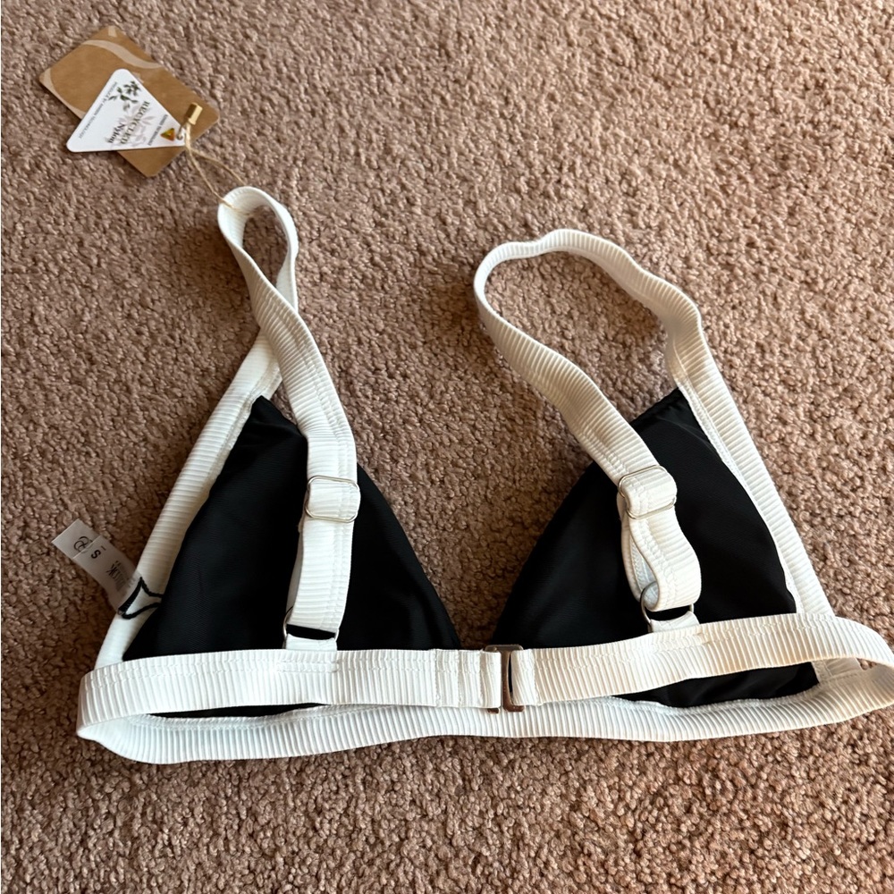 Black and White Bikini Set - Picture 3 of 8